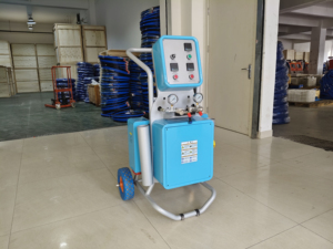 <span class=keywords><strong>Kit</strong></span> complet de machine d'isolation par pulvérisation de <span class=keywords><strong>mousse</strong></span> de <span class=keywords><strong>polyuréthane</strong></span> avec pompe de transfert, tuyau chauffé, <span class=keywords><strong>pistolet</strong></span> de pulvérisation et accessoires - Product Image 3