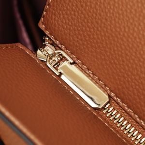 Factory Custom Large Capacity Leather Tote Bags High Quality PU Genuine Leather Women's Handbags with Zipper Closure - Product Image 3