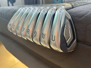 Vente flash : Têtes de fer à repasser de <span class=keywords><strong>golf</strong></span> chinoises 440, poignée en caoutchouc, lame en acier inoxydable forgé, 4-WU, droitier, gaucher, pour femmes et hommes, ensemble de clubs de <span class=keywords><strong>golf</strong></span> - Product Image 2