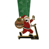 Usine 3D émail métal médaille Marathon Fun Run piste terrain finisseur médailles ruban médaillon personnalisé piste médailles de Chine