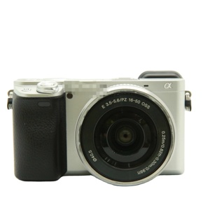 Appareil photo d'occasion SO-NY A6400 + objectif 16-50, enregistrement 4K en direct, avec batterie, chargeur et bandoulière - Product Image 2