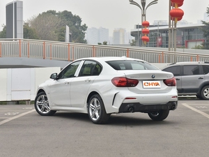 Baoma 1 Série 120i 2023 avec extérieur M Sport Shadowline, accents noirs, toit panoramique, système audio haut de gamme - Product Image 3