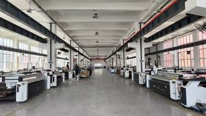 آلة قطع ورسم رقمية من أويو مع طاولة تغذية أوتوماتيكية لصناعة علب الوجبات السريعة والأفلام اللينة والألواح البلاستيكية المجوفة - Product Image 5