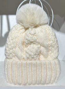 Vente en gros de bonnets tricotés d'hiver pour femmes, <span class=keywords><strong>bonnet</strong></span> à <span class=keywords><strong>pompon</strong></span> en fausse fourrure, <span class=keywords><strong>bonnet</strong></span> à la mode <span class=keywords><strong>blanc</strong></span> noir, tissu en coton chaud avec logo personnalisé - Product Image 5