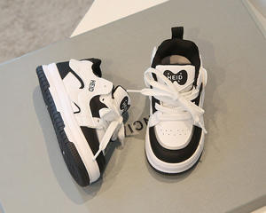 Petites <span class=keywords><strong>chaussures</strong></span> blanches pour enfants <span class=keywords><strong>Chaussures</strong></span> de sport pour filles Antidérapantes légères <span class=keywords><strong>Chaussures</strong></span> décontractées à semelle souple pour bébés garçons - Product Image 5