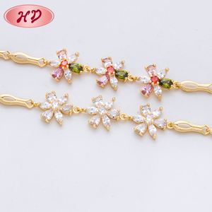 สร้อยข้อมือโซ่ประดับดอกไม้เพทายชุบทอง 18K สไตล์ทันสมัยสำหรับผู้หญิง เครื่องประดับสำหรับงานปาร์ตี้สุดโรแมนติก - Product Image 6