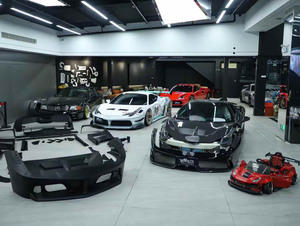 Nuevo kit de carrocería estilo LB para 458 Hardtop 2010-2014, incluye parachoques, faldones laterales, difusor, alerón, pasos de rueda y capó con tornillos. - Product Image 5
