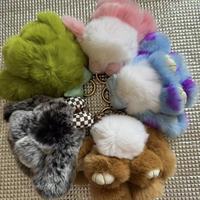 Vente en gros usine – Porte-clés pendentif lapin mignon de 17 cm avec pompon, porte-clés de voiture en forme de lapin moelleux, breloque de sac, cadeau pour filles et femmes