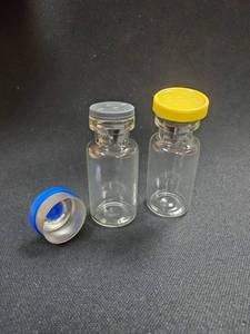 Vente en gros de flacons en verre transparent de laboratoire, forme cylindrique, bouchon à vis, utilisation en laboratoire, 3 ml, couvercle bleu pour les consommables des SALONS DE BEAUTÉ - Product Image 4