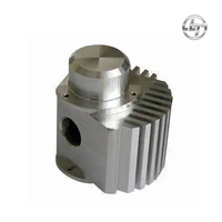 Bloc d'angle en acier inoxydable non standard avec bride perforée, dimensions personnalisées, joint usiné CNC, pièces métalliques