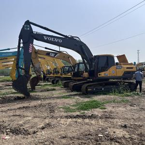 Excavadora de cadenas Volvo EC250D usada, rentable, con sistema hidráulico avanzado, para proyectos de construcción, minería y movimiento de tierras. - Product Image 5