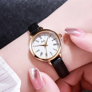 Montre ronde rétro pour femme, cadran à chiffres romains, bracelet en cuir polyvalent pour étudiants, montre-bracelet à quartz - Product Image 3