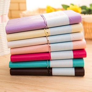 Carnet de notes portable <span class=keywords><strong>en</strong></span> PU avec sangle, 100 pages vierges colorées pour le <span class=keywords><strong>dessin</strong></span>, format de poche, motif visage - Product Image 1