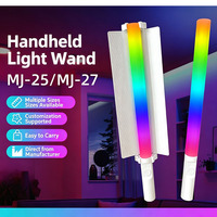 Tongkat Lampu LED RGB Portabel, Lampu Video Genggam dengan Barn Door, Lampu Pengisi untuk Fotografi Potret dan Siaran Langsung