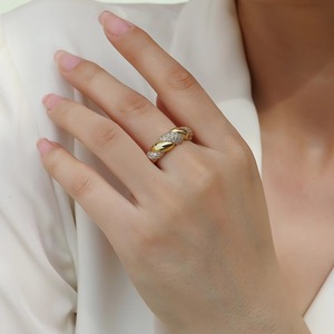 Zanlong 15306 Anillo de compromiso de plata de ley S925 chapado en oro de 18k con pavé de moissanita retorcida para mujer, a la moda, estilo Ins, venta al por mayor - Product Image 2