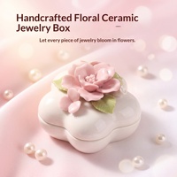 Vente directe d'usine, boîte à bijoux en céramique créative faite à la main en forme de fleur, motif camélia/rose, design minimaliste moderne