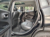 Personnalisation intérieure Jeep Compass 2017 2018 2019 Édition Auto Pleasure Voiture d'occasion de haute qualité à vendre