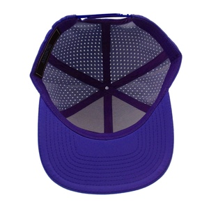 Gorra de 7 Paneles Perforada, Impermeable y Transpirable, 100% Poliéster de Alta Calidad, Color Azul Rey, Personalizable con Bordado y Corte Láser - Product Image 6