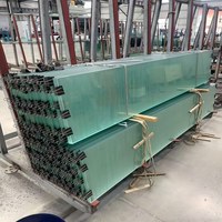 Vente en gros usine : Panneaux de verre feuilleté trempé transparent industriel de 4mm à 10mm pour murs rideaux, salons, chambres et gymnases