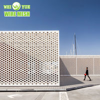Panneau composite perforé en PVDF et aluminium pour bardage métallique de façade, 4x8 pieds, pour clôture de ferme et mur extérieur de bâtiment