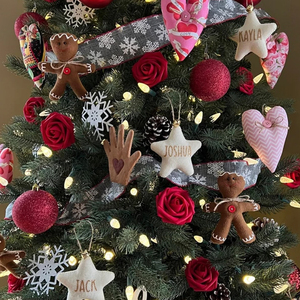 Ornement de Noël en feutre en forme d'étoile, personnalisable avec nom, à suspendre pour sapin de Noël, décoration de maison et de fêtes, avec clochette et ficelle - Product Image 2