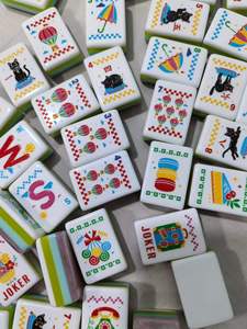 Nouveauté : Jeu de tuiles de mahjong sur le thème des montgolfières, 160 pièces avec tuiles Joker, style classique portable pour les jeux de société - Product Image 2