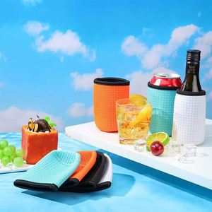 Funda Refrigerante para Latas con Patrón en Relieve Multicolor, Impermeable y Aislante, para Latas de Cerveza o Refresco de 330 ml - Product Image 4