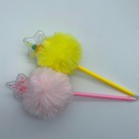 Stylo créatif tendance Internet, multicolore, en forme d'étoile, en peluche, avec manchon insérable, cadeau de vacances, stylo artisanal à pompon