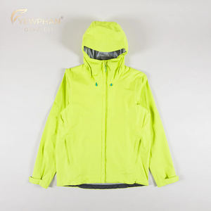 Giacca a Vento con Cappuccio Verde Fosforoso, Giacca Outdoor Impermeabile e Antivento - Product Image 1