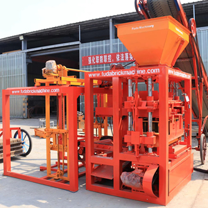 Máquina Semiautomática para Fabricación de Bloques de Hormigón QT4-24B para Producción de Ladrillos - Product Image 1