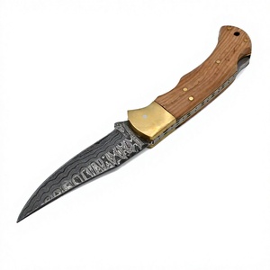 Navaja de bolsillo de acero de Damasco forjada a mano para minoristas - Product Image 1