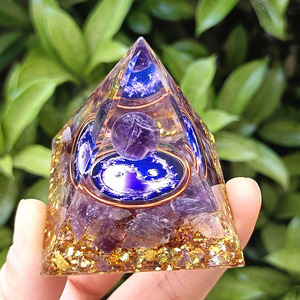 Pyramide Tai Chi en améthyste, artisanat en résine avec pierres concassées, ornement de bureau Feng Shui pour le salon, cadeau d'anniversaire - Product Image 2