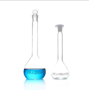 Alpha Plus Flasks, cristalería de laboratorio, matraz volumétrico transparente de grado A con tapón de vidrio molido o tapón de plástico - Product Image 3