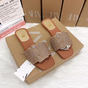 รองเท้าแตะแฟชั่นผู้หญิงสำหรับกิจกรรมกลางแจ้งปี 2026 รองเท้าสไลด์แบบแฟนซี รองเท้าแตะคริสตัลแบบสวม รองเท้าส้นแบนคลาสสิกสำหรับผู้หญิง - Product Image 1