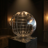 Escultura de Esfera con Mapa del Mundo, de Acero Inoxidable Pulido con Acabado Espejo, Diseño Moderno con Recortes, para Decoración de Jardín, Parque o Plaza