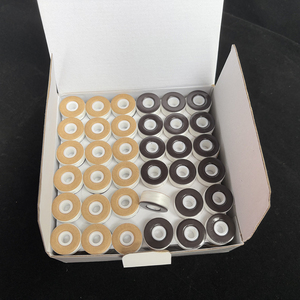 Hilo inferior de bordado de poliéster 75D/2, bobinas preenrolladas tipo L de 60wt con papel magnético de un lado y otro lado - Product Image 1