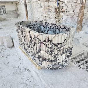 Vasca da Bagno di Lusso Freestanding in Marmo Calacatta Arabescato con Design Scanalato Personalizzato - Product Image 1