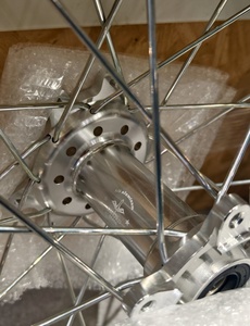 Juego de Ruedas Delanteras y Traseras de 17 Pulgadas para Supermoto SWORD Ultra Bee, Llanta de Aleación de Aluminio con Sistema de Frenos de Disco - Product Image 4