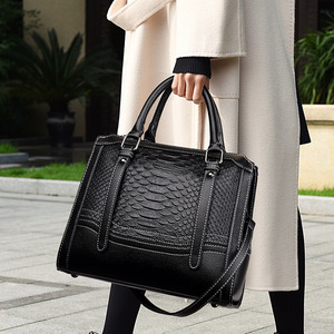 Bolsos cruzados de diseño de moda, bolsos de hombro de cuero PU de alta calidad, bolsos de mano casuales de lujo para mujer - Product Image 2