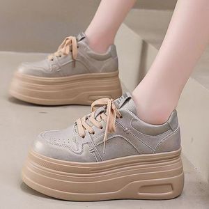 Chaussures décontractées en cuir à talon haut pour la vente directe, chaussures de marche classiques à lacets de haute qualité, légères avec semelle intermédiaire en EVA augmentant la hauteur - Product Image 3