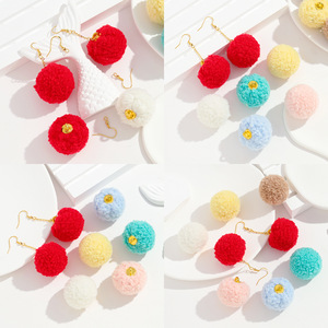 Boucles d'oreilles pompons en strass de Nantong, 30 mm, perles rondes en fausse laine d'agneau rouge pour accessoires de bijoux DIY, cadeau de fêtes - Product Image 4
