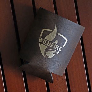 Chai Bia Nước Giải Khát Logo Khắc Laser <span class=keywords><strong>EVA</strong></span> Cách Nhiệt Chống Trượt Tùy Chỉnh Làm Mát Lon Bia Bằng Da <span class=keywords><strong>PU</strong></span> Thông Dụng - Product Image 5