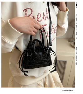 Borsa Vintage 2026 Nuova Moda con Motivo Coccodrillo, Tracolla Singola, Chiusura a Cinghia, Leggera e Femminile, Mini Borsetta per Giovani Donne - Product Image 2
