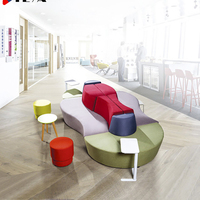 Moderne Simple incurvé personnalisé en forme de S bureau d'affaires salle d'attente centre commercial salle publique hôtel réception nordique canapé sectionnel