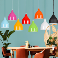 Lustre nordique moderne et minimaliste à tête unique, LED réglable en hauteur et intensité, idéal pour les restaurants, les salons de thé et les comptoirs de bar.