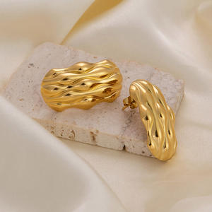 Pendientes de Moda Retro con Diseño de Onda, Chapados en Oro de 18K, de Acero de Titanio, para Mujer, Joyería para Fiestas - Product Image 4