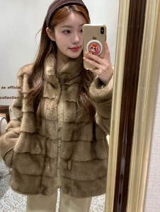 Cappotto Invernale 2026 da Donna in Velluto Sintetico Eco-Friendly con Collo Alto e Maniche Corte, con Pelliccia Integrata - Product Image 4