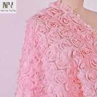 Tissu en maille écologique Nanyee Textile rose poudré en polyester, maille tricotée avec broderie de ruban de fleurs 3D en forme de rose