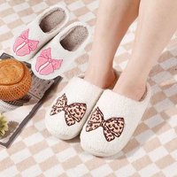 Chaussons en peluche avec un design personnalisé à votre impression Chaussons mignons, pelucheux et pelucheux Chaussons pour la maison Diapositives pour l'hiver Mesdames Intérieur Plat Chaud