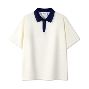 Polo zippé pour homme et femme - Design moderne avec matière extensible et douce, idéal pour le sport, les voyages et la mode de tous les jours - Product Image 4